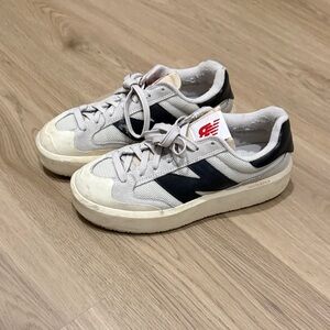 New Balance White and Black Casual Sneakers